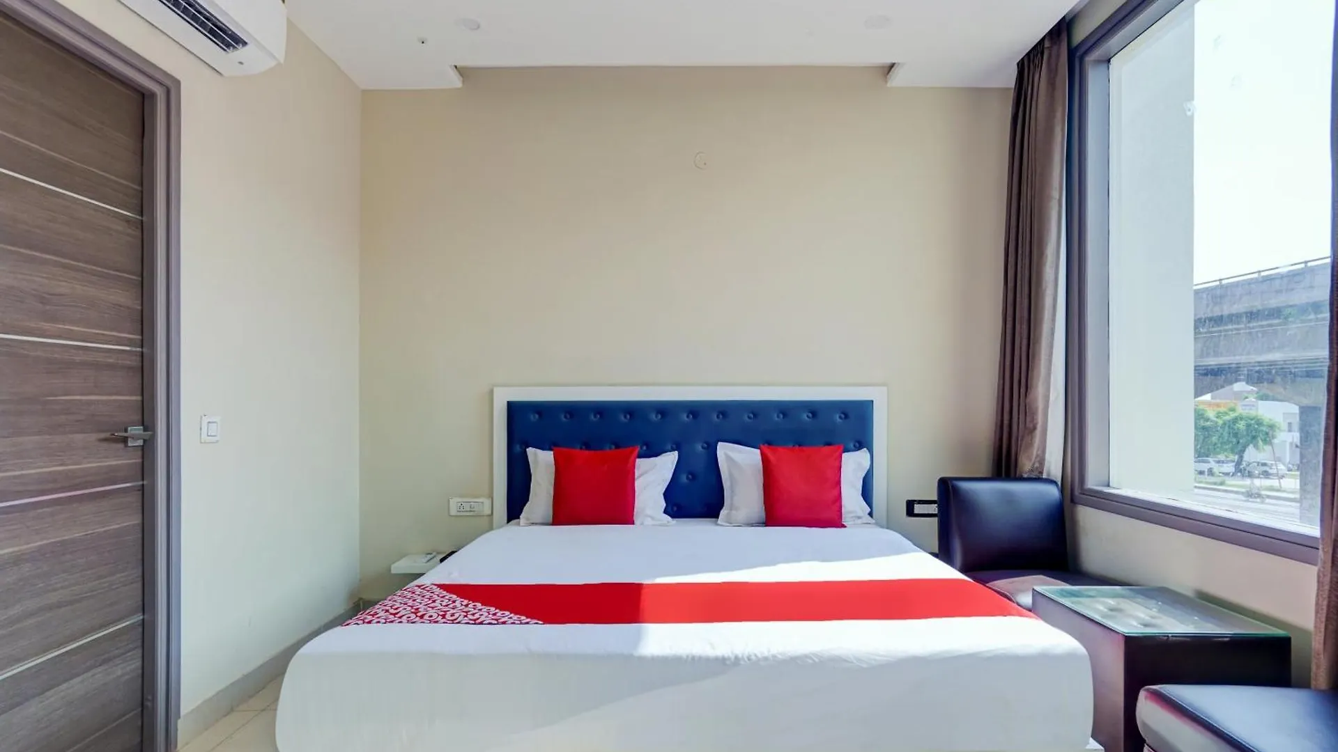 Hotel O Galaxy Zirakpur