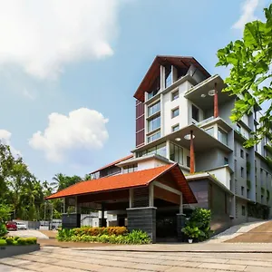 *** Hotel Woodbine Foliage India