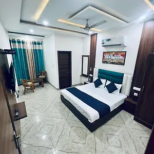 The Crown , Rated & Awarded In Chandigarh, & Tricity Hotel